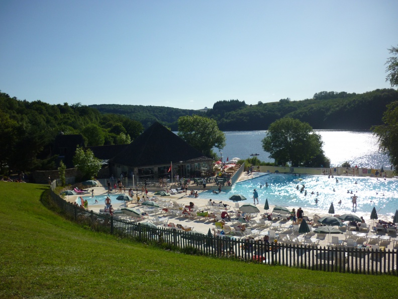 les-tours-piscine-01-me - copie